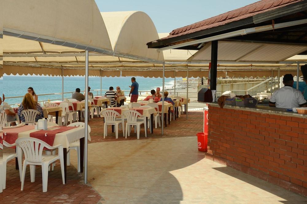 מהמוטלר Doris Aytur Hotel מראה חיצוני תמונה